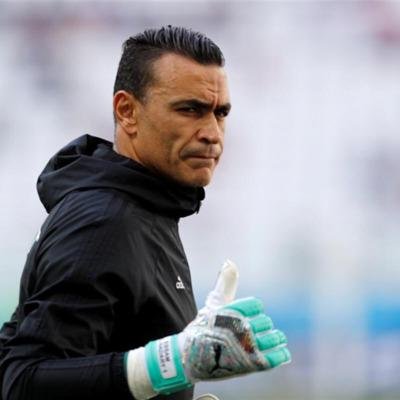 عصام الحضري